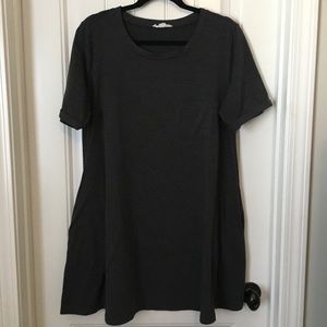 Comfortable Grey t-shirt dress!  Has pockets!!